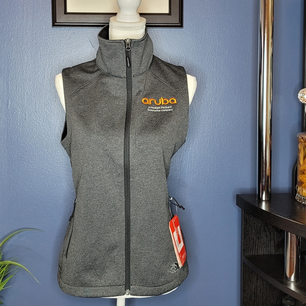 NWT women's the north face ridgeline sweater vest